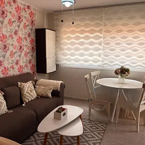 https://muy-cerca-de-la-playa-gran-piscina-wifi-gratis.catalonia-hotels.com