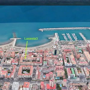 https://apartamento-lujo-playa-lasiesta3.1costadelsol.com